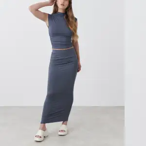 Populär lång kjol från Gina💞 nästan helt oanvänd, perfekt till hösten💕