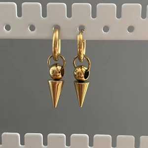 Örhängen  - Frakt 15kr (inte spårbar) Rostfritt stål