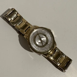 Armani dam klocka - Säljer denna pga att jag ej använder