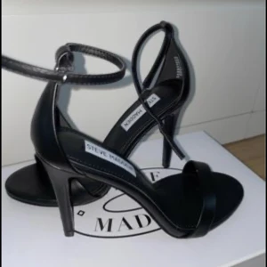 Steve Madden högklackade skor  - Nya aldrig använda Steve Madden klackskor. Storlek 37