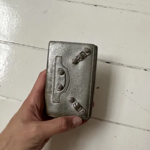 Nyckelhållare från Balenciaga  - Nyckelhållare från Balenciaga  Fråga om fler bilder 