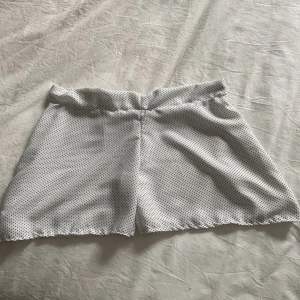 Mönstrade shorts - Tvääöör snygga lågmidjade shorts som tyvärr är för små för mig. As najs möster och material 
