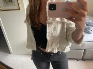 Kofta - Säljer denna superfina kofta som verkligen går att klä upp och ner!! 💘