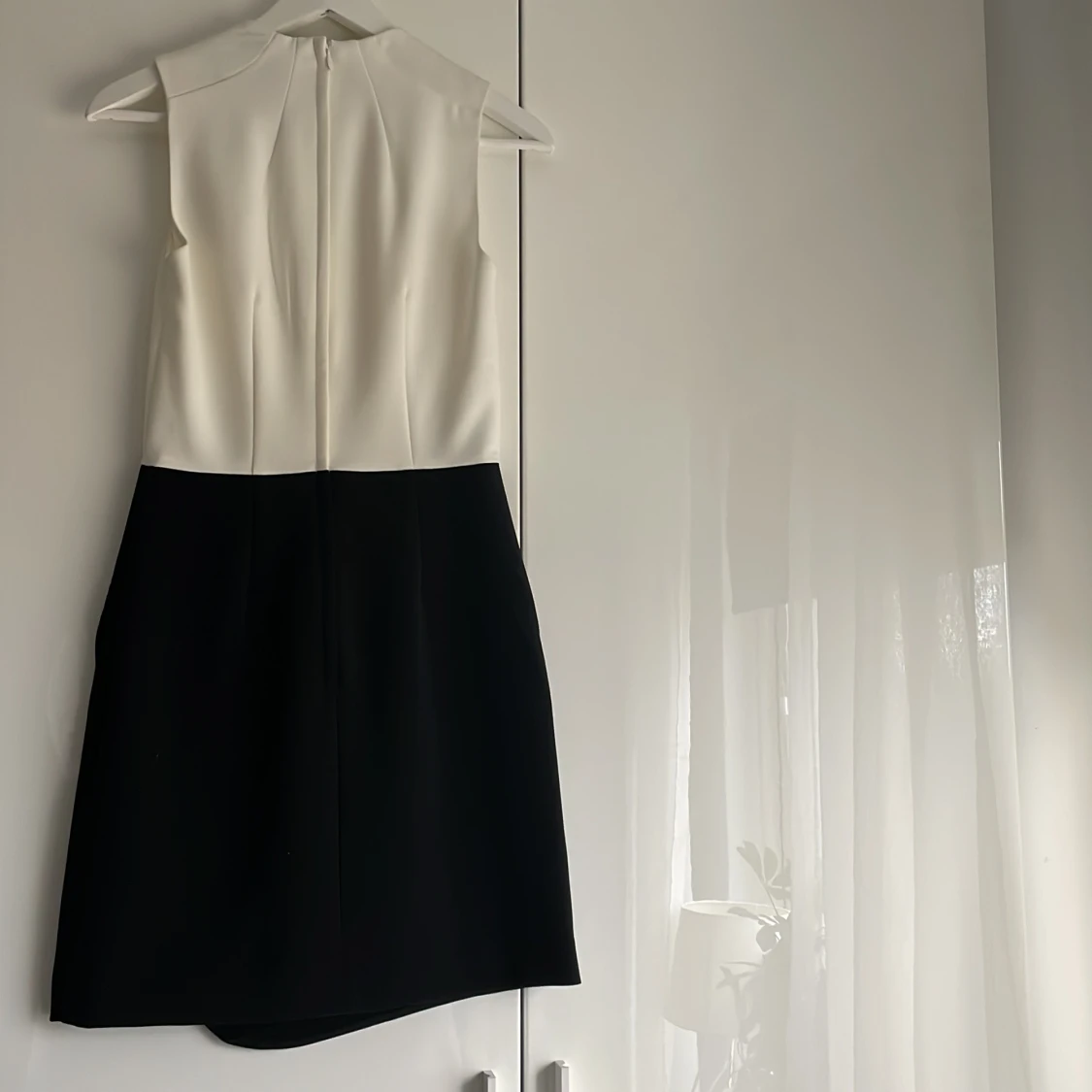 Svartvit klänning - 91