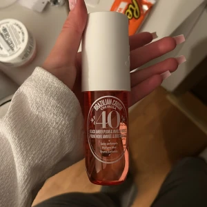Brazilian crush cheriosa - Säljer en brazilian crush body mist i doften 40 då min syster råka köpa fel till mig! Den är knappt använd endast något sprut!❤️orginal pris- 250kr