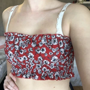Bandeau top  - Super söt bandeau top från Gina Trocot som jag tyvärr inte använder längre💗 tveka inte att höra av dig💞