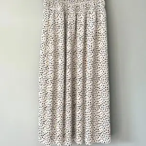 Fin kjol ifrån Gina tricot, perfekt till sommaren.❤️