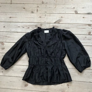 Blus Neo Noir - Så söt blus från Neo Noir. Perfekt skick <3