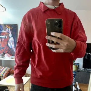 Röd sweatshirt - Perfekt till jul om några månader