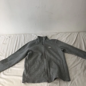 nike kofta - säljer min nike kofta då jag inte använder den