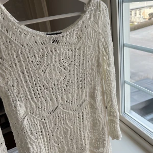 Strandklänning🏝️💕☀️🐚 - Denna klänning är verkligen perfekt att ha på stranden o vid poolen nu i sommar.☀️ Den sitter jättefint på och är i väldigt bra skick. 💕Bara att höra av sig för fler bilder!📸