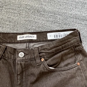 Our legacy formal cut  - Otroligt feta formal cut olive denim från tidigare kollektion! Helt slutsåld och går ej att få tag på längre, skicket är väldigt bra, size 32 