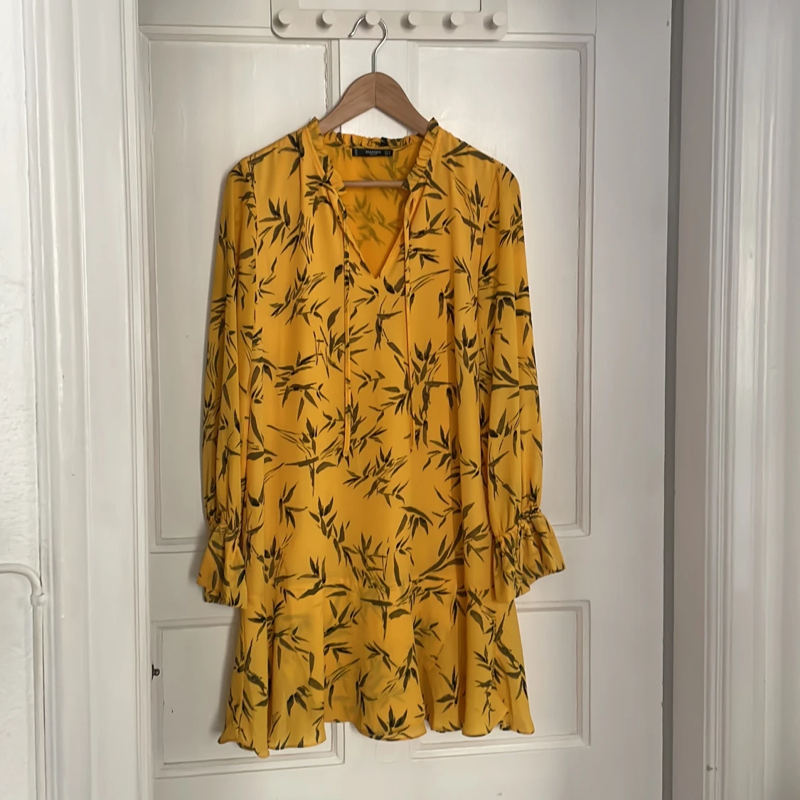 Mango sommarklänning gul