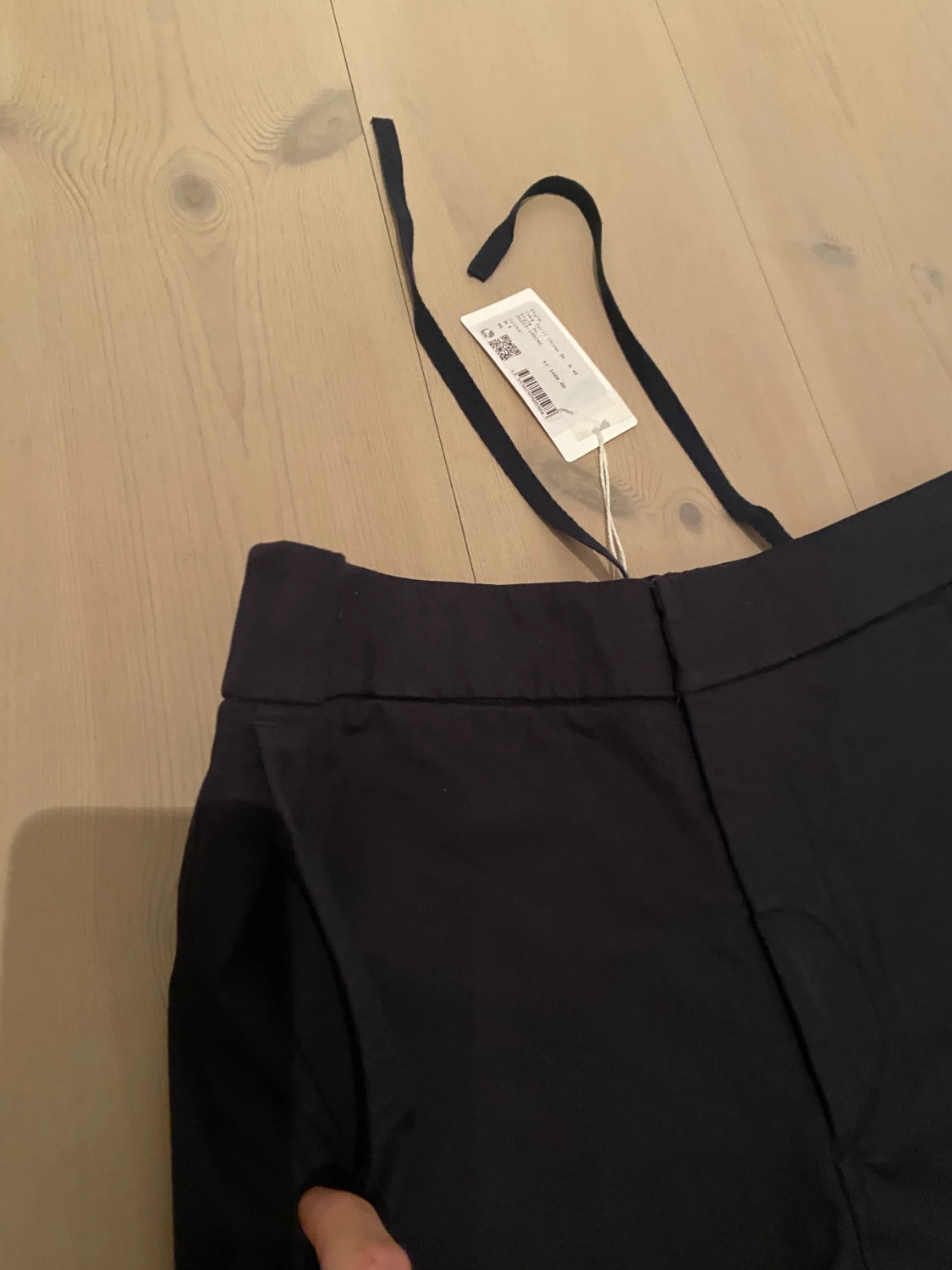 Oanvända Filippa K byxor  - 90