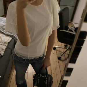 Blus - Så fin vit blus ❣️ Tryck på köp nu!