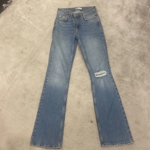 Gina jeans - Säljer dessa jeans från Gina på grund av att jag inte använder dom, fint skick, har använt 2 gånger , nypris 500kr 