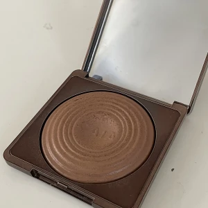 Caia bronser  - Sparsamt använd bronser från caia i färgen Antigua 