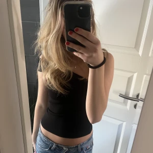 Topp - Fin topp från zara, prislapp kvar