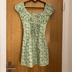 Klänning  - Klänning från nakd, storlek xs.