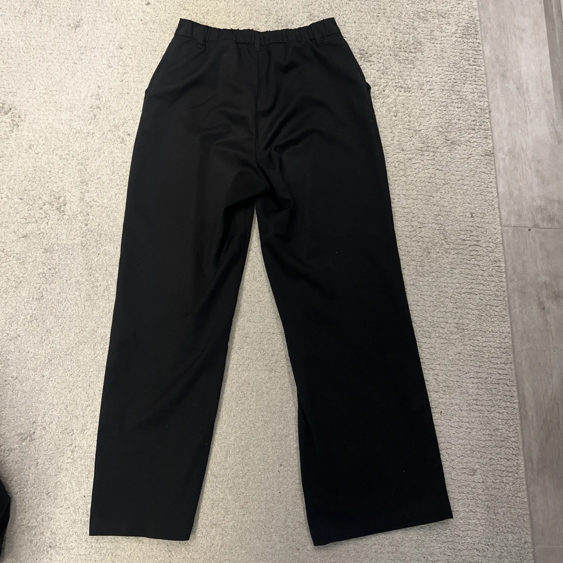 H&M kostymbyxor - 90