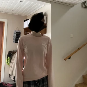 Rosa Kari Traa tröja - Ljusrosa tröja/tunnare sweatshirt från Kari Traa💕Använd ca 2 gånger men inga fel! Strl. XS