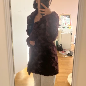 Kappa - Säljer denna kappa från vero Moda då jag inte använder den❤️ ser ut som ny inga tecken på användning, skriv för fler bilder 💓💓pris kan diskuteras 