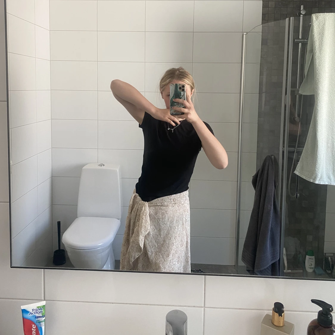 Fin lätt blommig kjol - 91