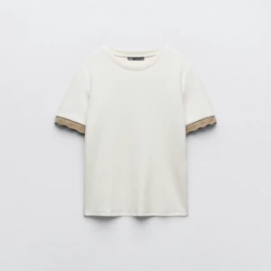 Stickad t shirt - Säljer en stickad t shirt från zara som passar bra till sommarn! Skriv privat för mer bilder!💕 står ej för frakten.