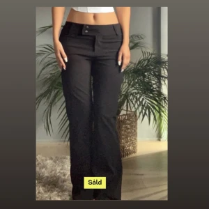 Kostymbyxor HM - Låga Kostymbyx liknande byxor från HM! Aldrig använda, säljer då de är för små!💕(lånad bild)