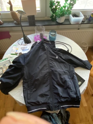 Helt ny sommarjacka - Sommarjacka. Helt. 