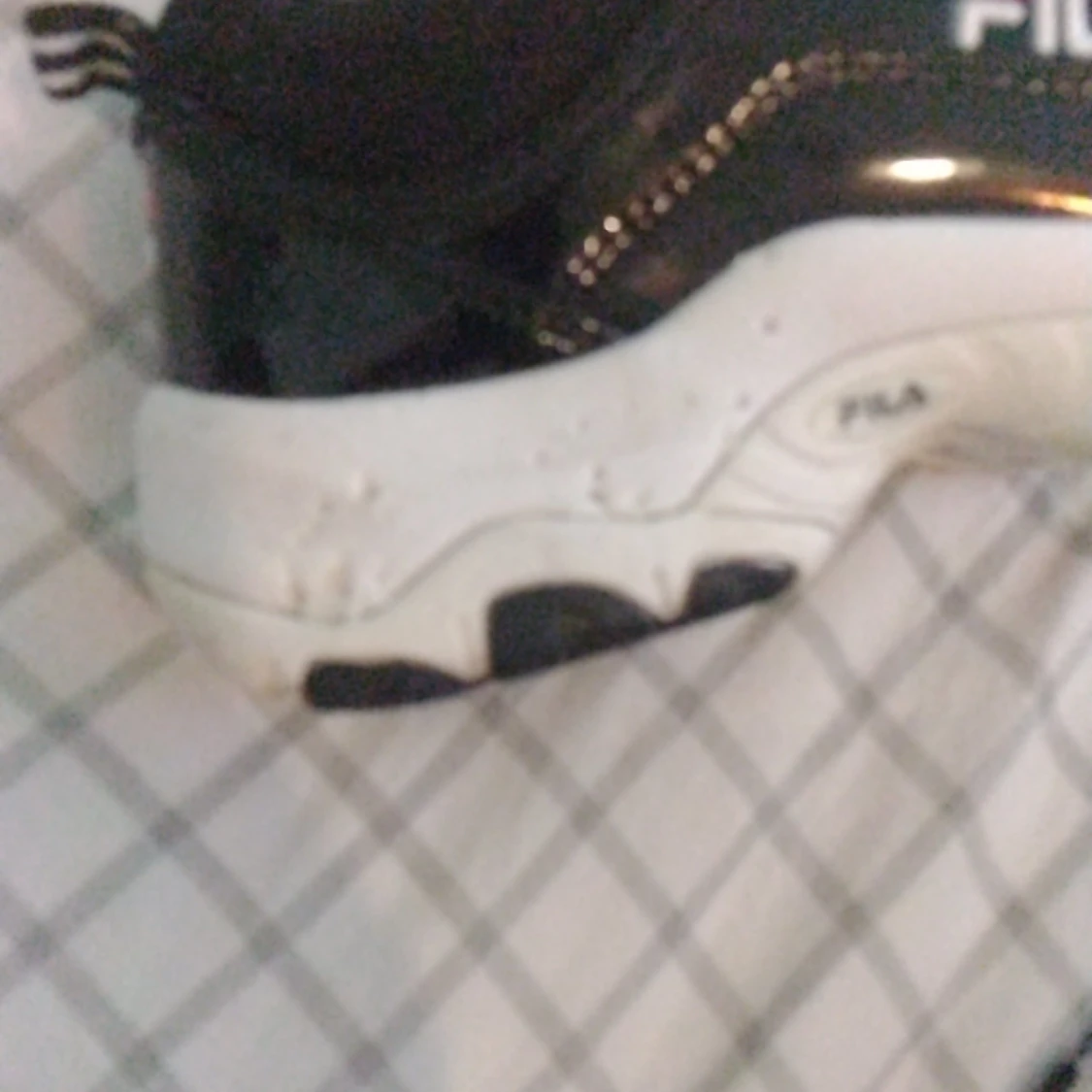 Fila skor  - 90