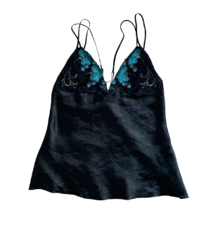 Topp - Säljer denna superfina topp ifrån Hunkemöller då den tyvärr inte passar mig💕 Den är i storlek M/L men passar S/M