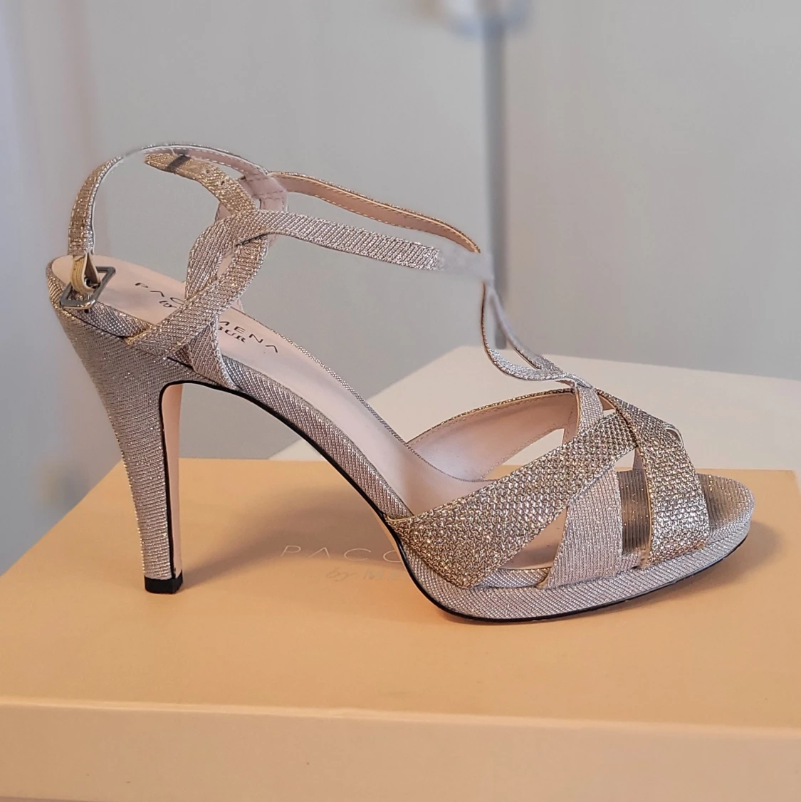 Klacksko till studenten, bröllop eller fest.