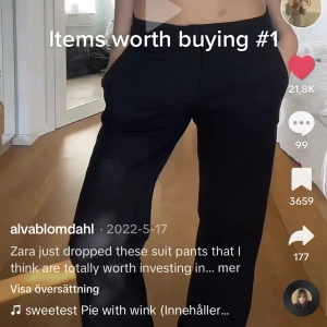 Trendiga zara kostymbyxor  - Säljer dessa super trendiga och snygga lågmidjade kostymbyxorna ifrån zara.   Endast provade, aldrig använda.  Kom med bud! 