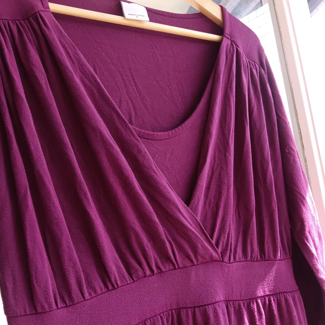 Lila klänning med urrigning - 90