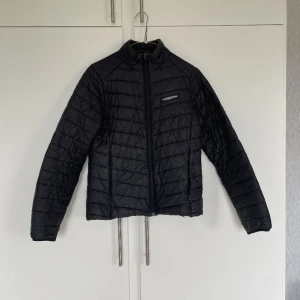 Jacka - Säger min vår/höst jacka. stl S Cross|sportswear 