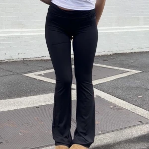 Yogapants - Jättesköna, nyskick! Midjemått 35cm, innerbensmått 75cm. Liknar första bilden💕