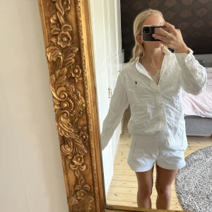 vit skorta från polo ralph lauren - vit skorta från polo ralph lauren 🤗❤️