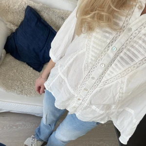 Blus  - Supersöt blus💕 fint skick 