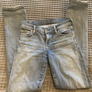 lowwaisted jeans - säljer mina super snygga lowwaisted jeans från citizens of humanity i storlek xs 