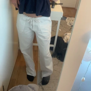 Linnebyxor  - Säljer mina linnebyxor från förra sommaren. De är i gott skick och säljer pga att jag vill köpa nya💕