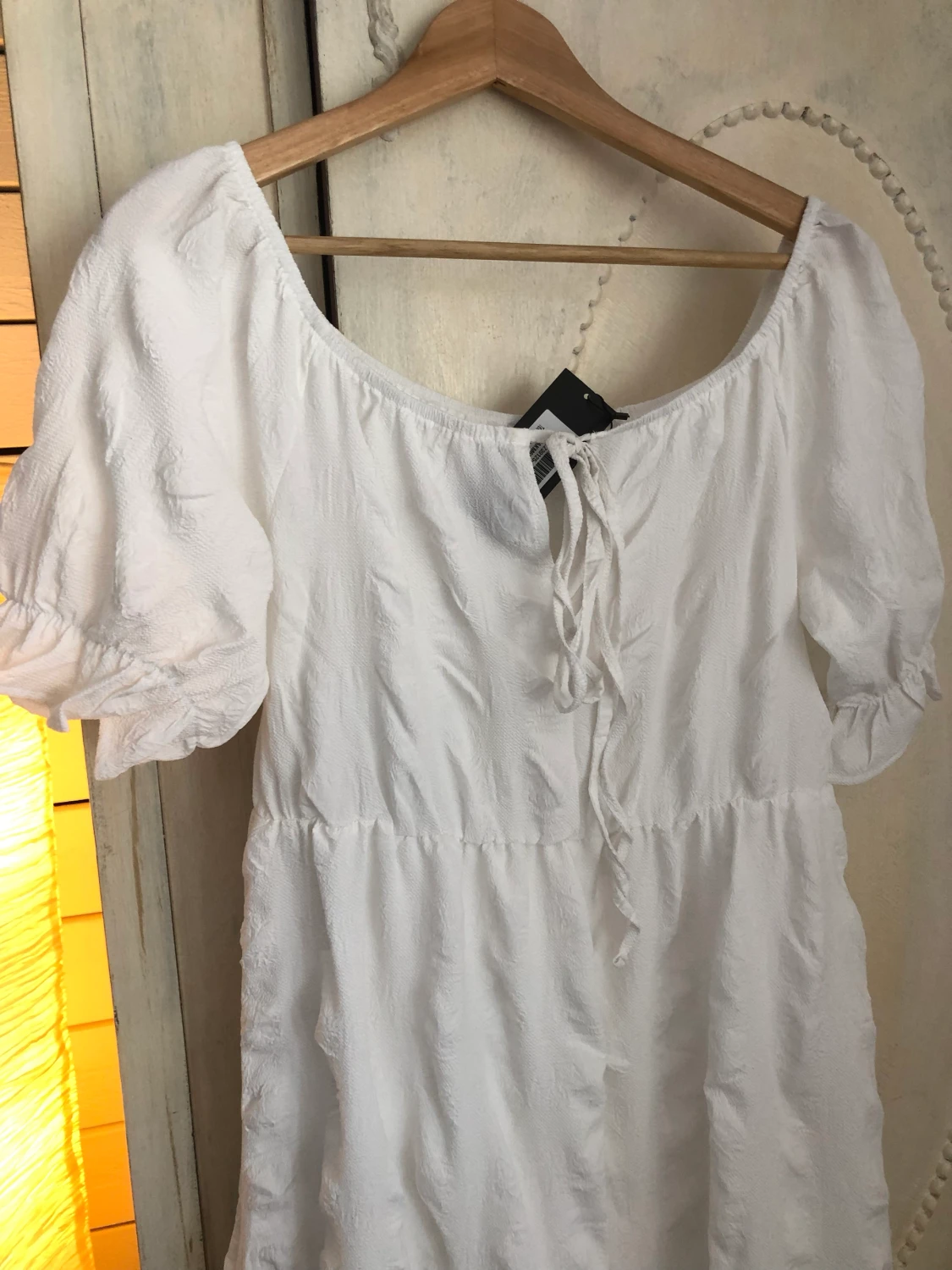 Helt ny vit långklänning med puffärm  - 90