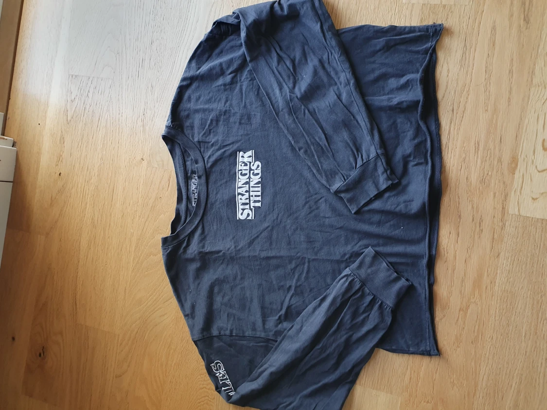 Stranger things crop top - 90