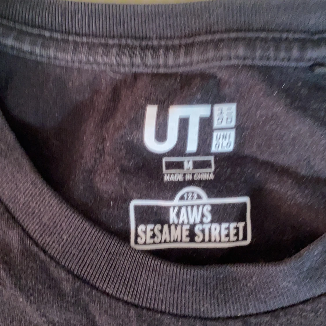 Kaws X Uniqlo X Sesame Street - 90