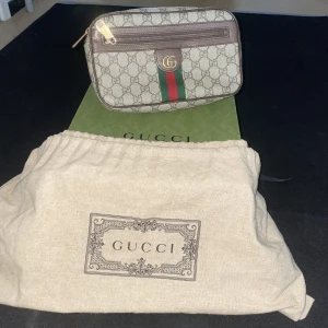 Gucci  - Äkta gucci Väska, kvitto medföljer. 