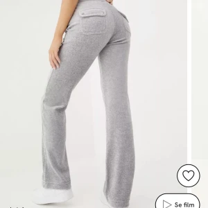 Juicy Couture  - Jättefina byxor men dom är alldeles för långa för mig så kan inte använda dom! Snabbt köp 500kr, annars 700kr