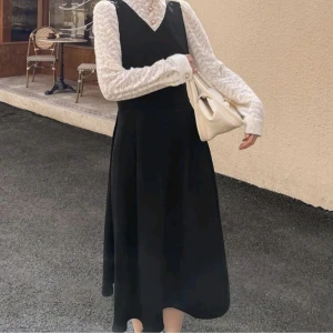 Klänning DAZY storlek M - Aldrig använd! Upplever att de ungefärliga måtten i tabellen stämmer.