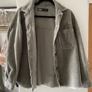 Jacka - Jacka från zara storlek small 