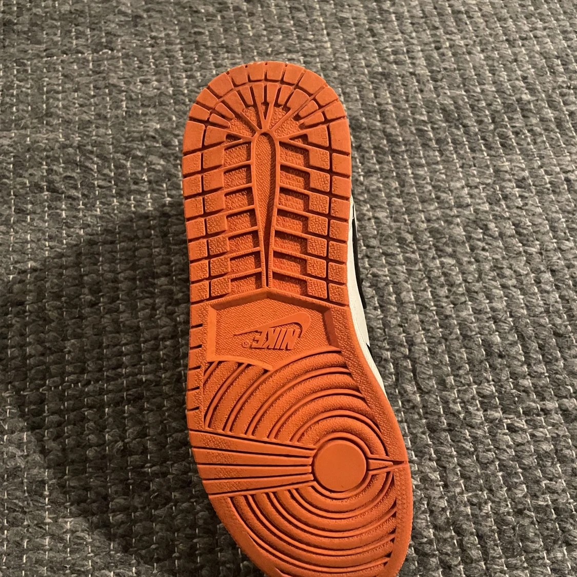 Jordan 1 High electro orange  - 91