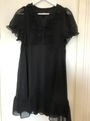 Jätte fin svart klänning, använd två gånger
